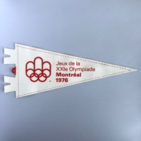Logo pennant - white